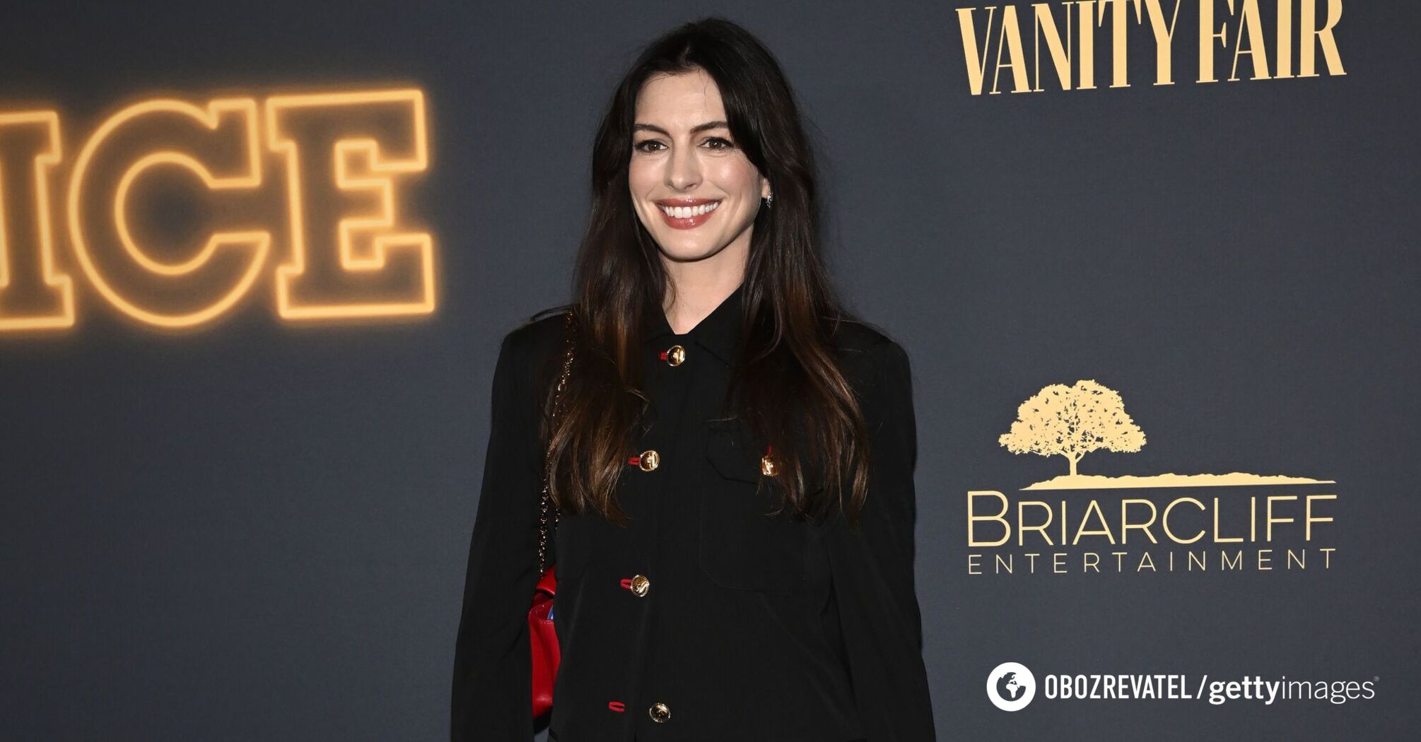 Jeden z największych trendów: Anne Hathaway i Sofia Vergara prezentują idealne jesienne spodnie