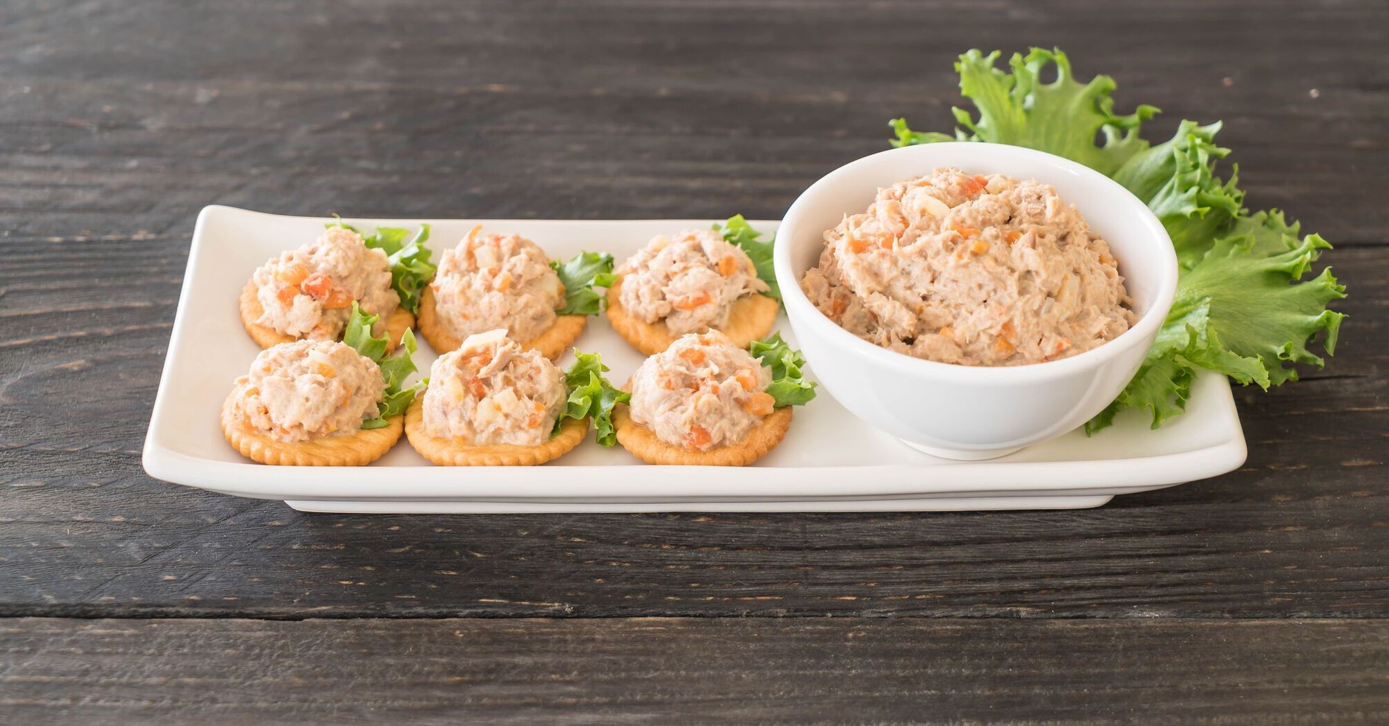 Shrimp appetizer with cream cheese: a delicious snack or a good addition to the festive table