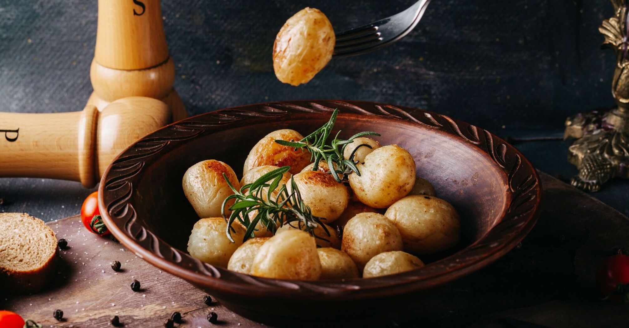 How to peel potatoes quickly: a life-changing hack