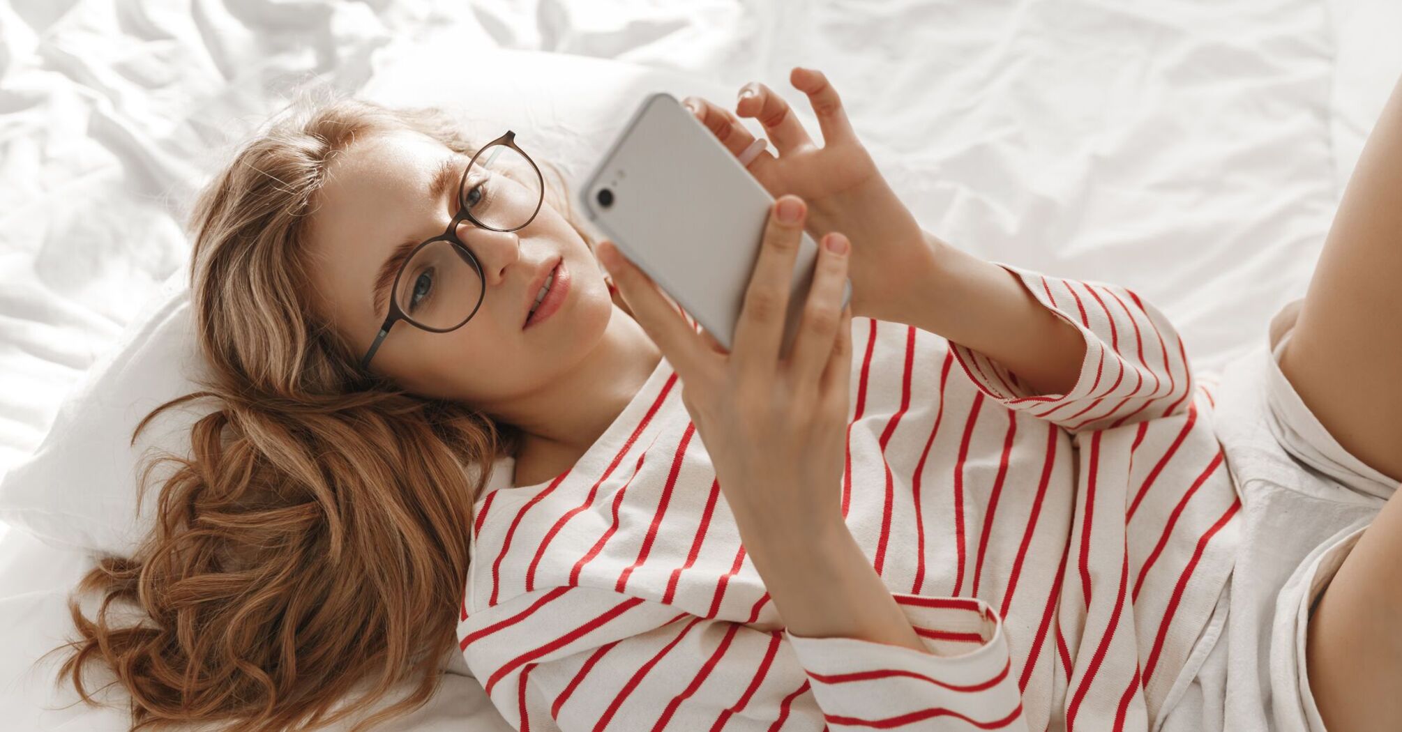 Why you should not use your phone before sleeping: scientists warn of dire consequences