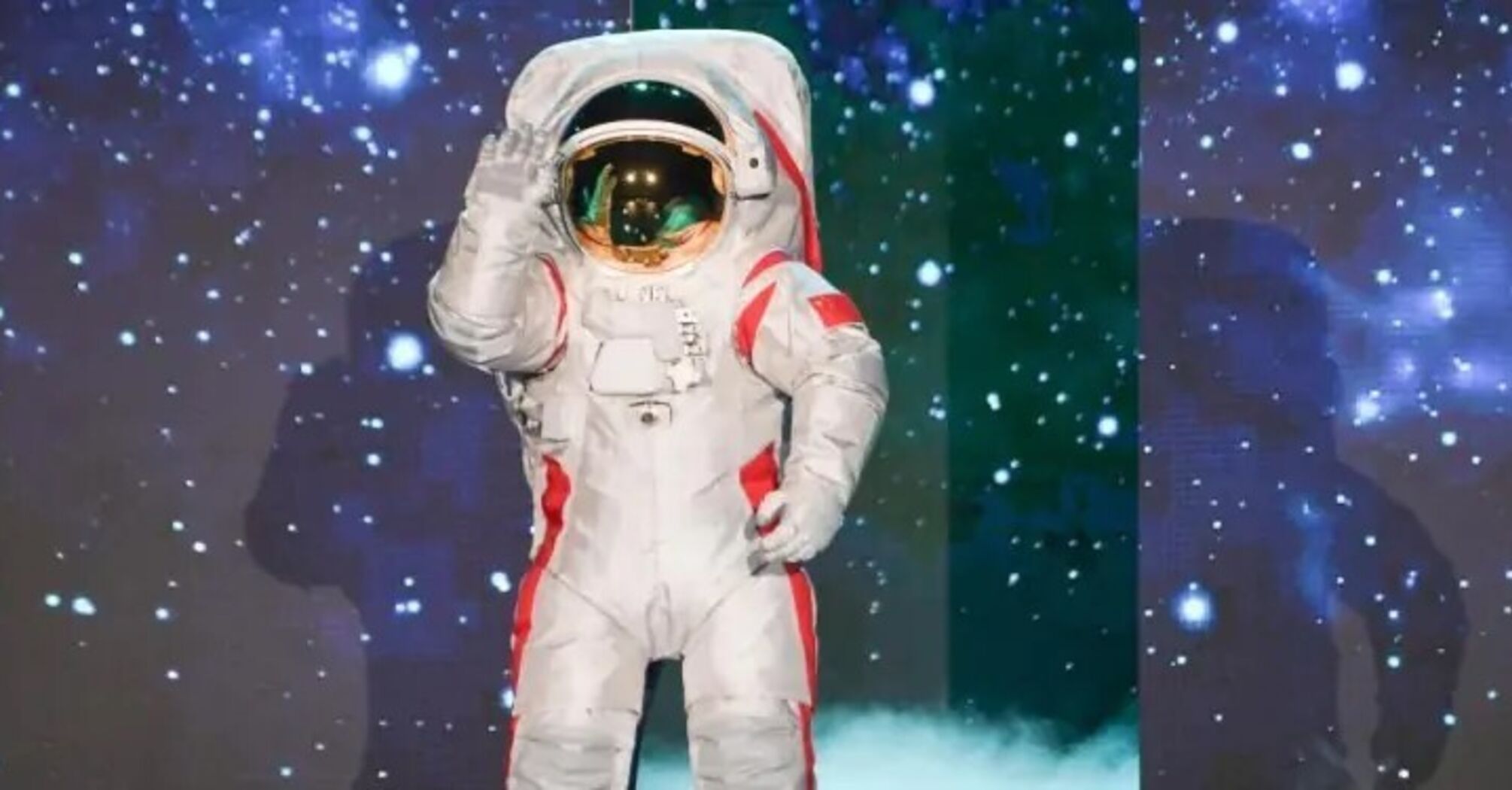 Like real armor: China has unveiled a spacesuit for the moon landing. Photos and videos