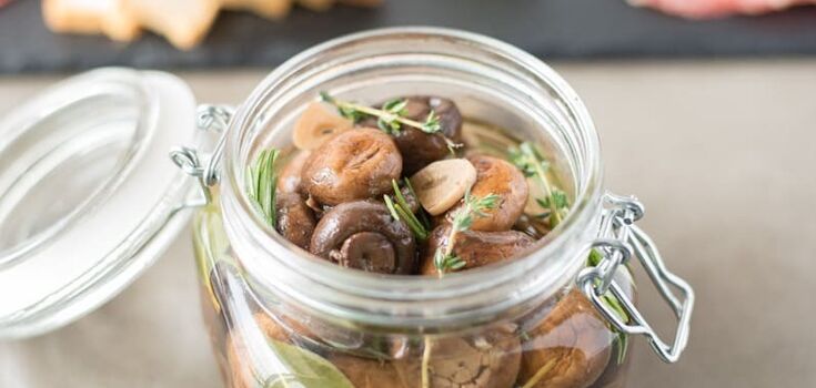 Pickled mushrooms in 10 minutes: how to cook make them truly delicious