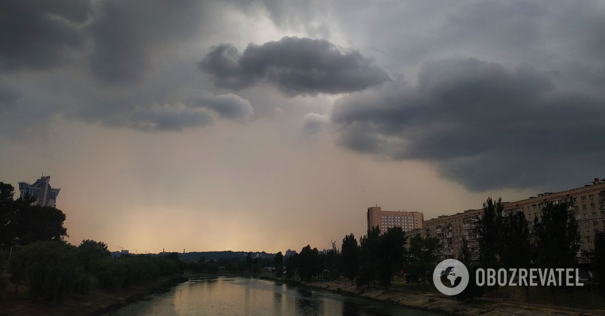 A night thunderstorm in Kyiv in 1976 was shown online. An impressive photo