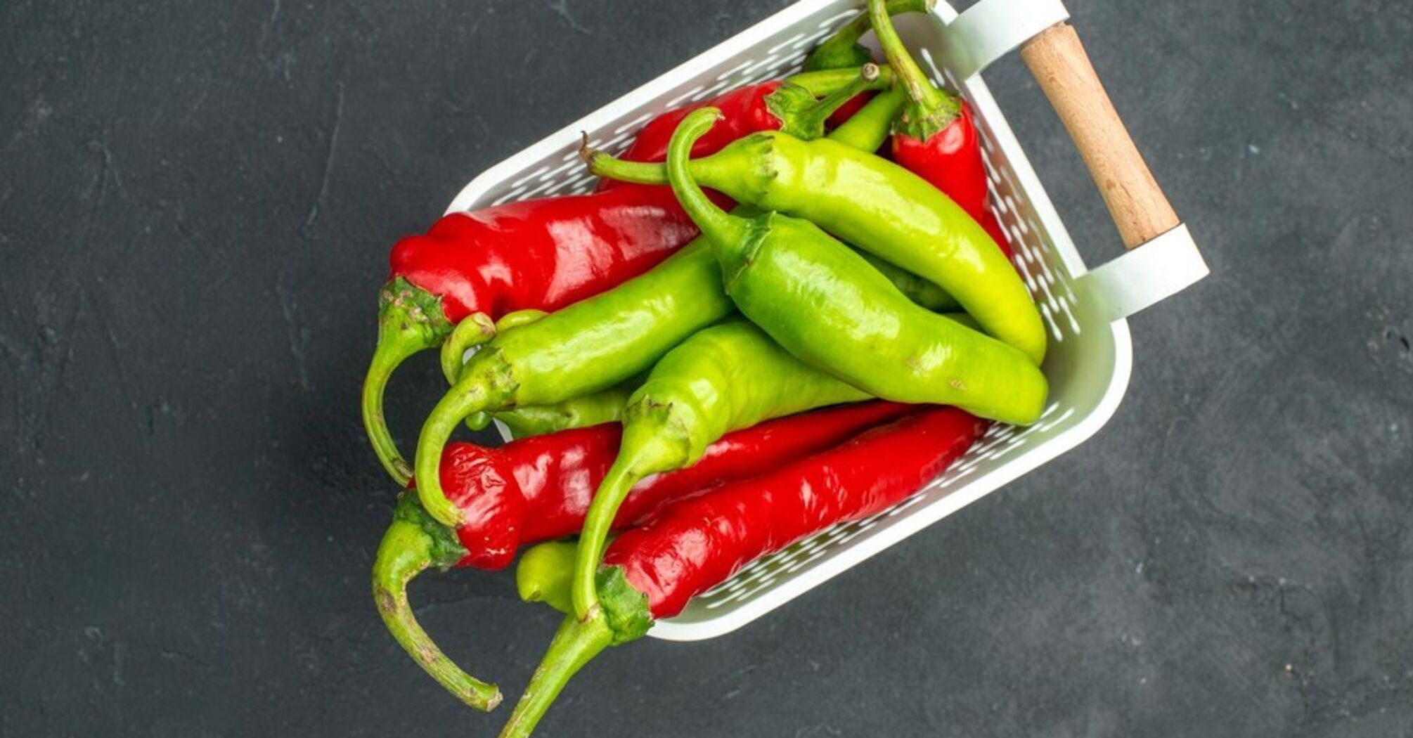 How to preserve hot peppers for the winter: a spicy appetizer option for any occasion