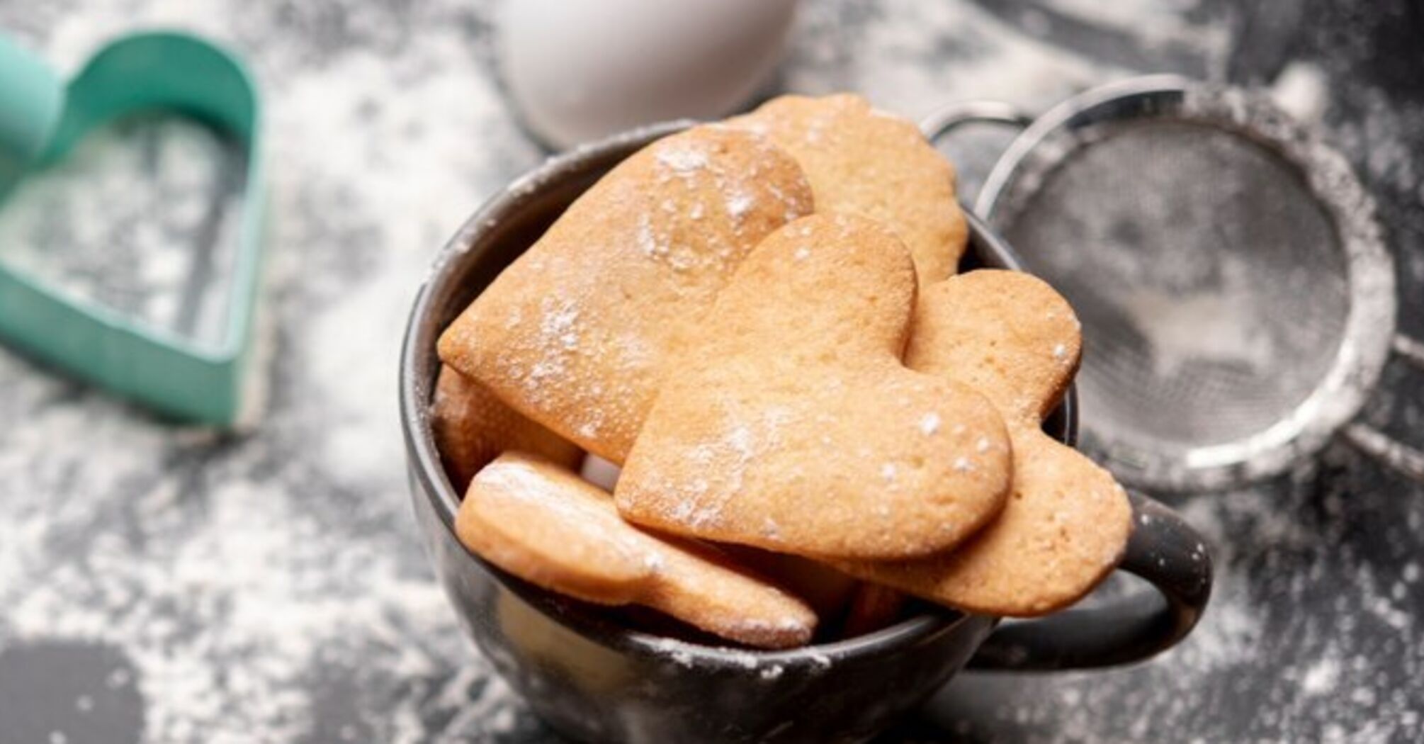 Basic homemade cookies in 20 minutes for family tea drinking: without kefir, milk and sour cream