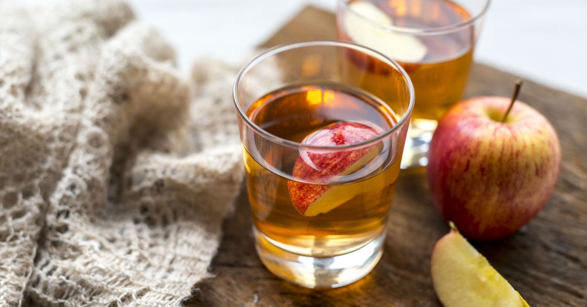 Apple liqueur with vanilla: how to prepare a delicious drink for winter