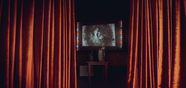 Wilkołaki, czarownice i Beatlejuice: 10 komediowych horrorów z lat 80. do obejrzenia w Halloween