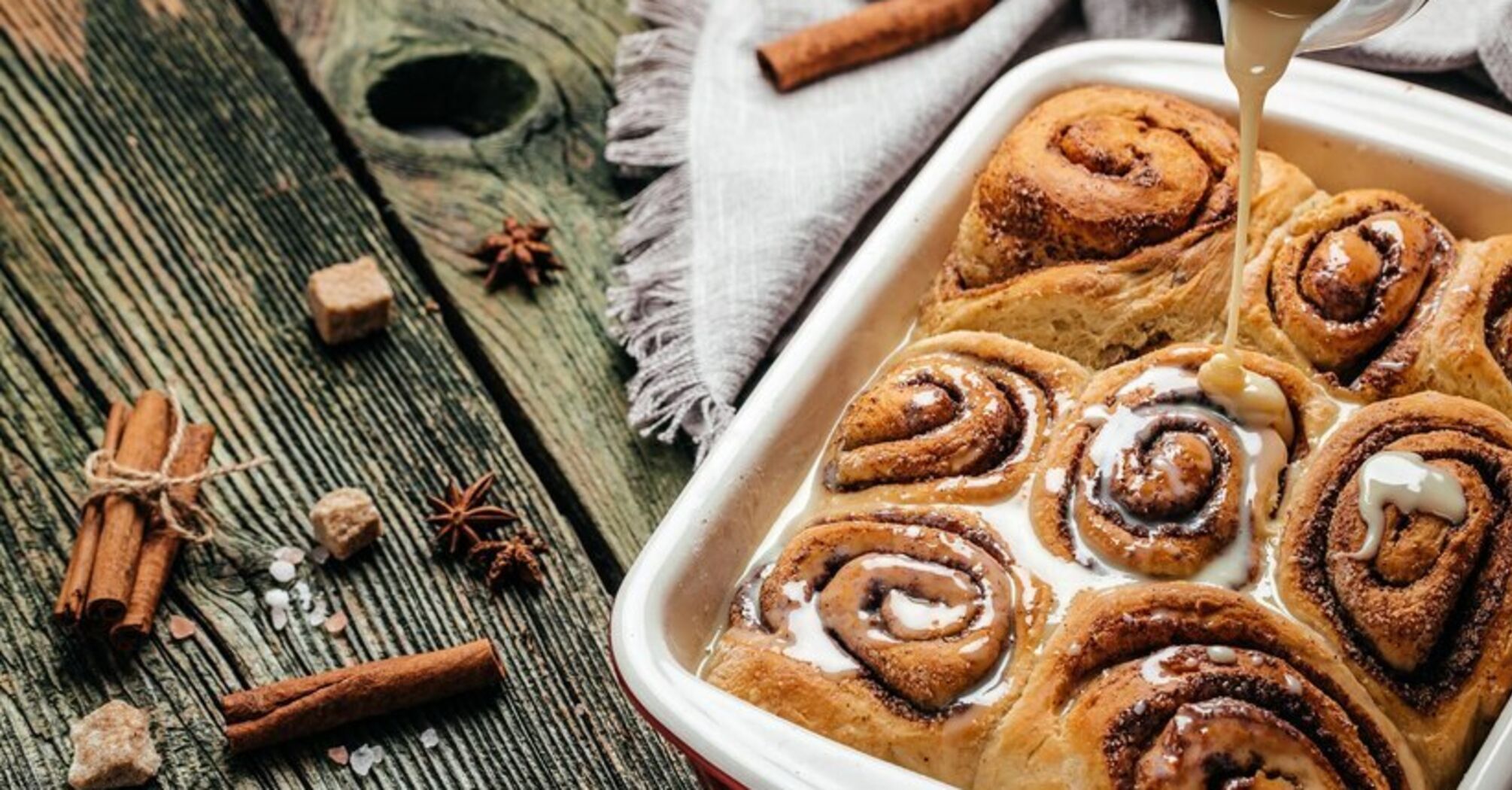 Perfect cinnamon rolls that everyone can make: how to prepare the fluffiest dough