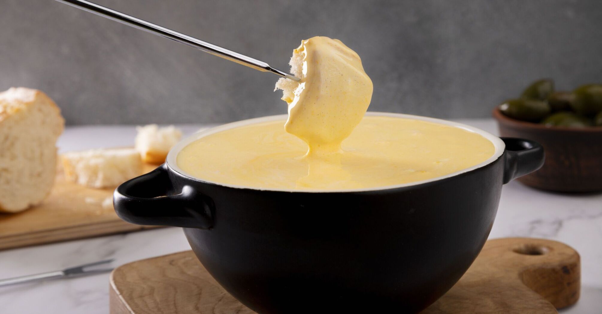 Homemade processed cheese in just 10 minutes: what is easy to cook with