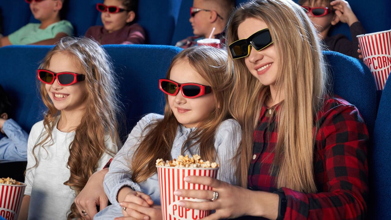 5 best cartoons to watch with kids on vacation