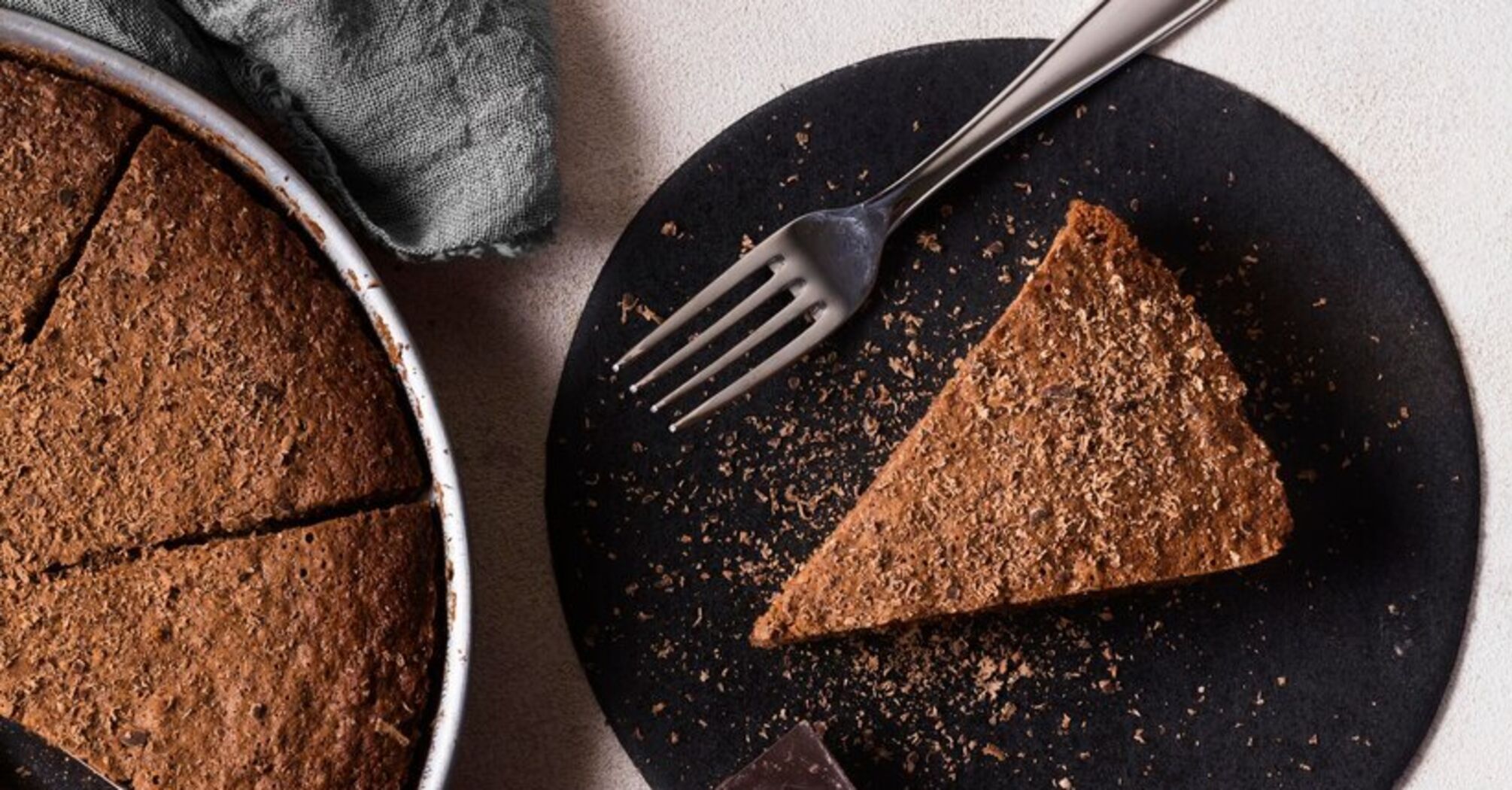 Elementary cake without an oven: fry the cakes directly in the pan