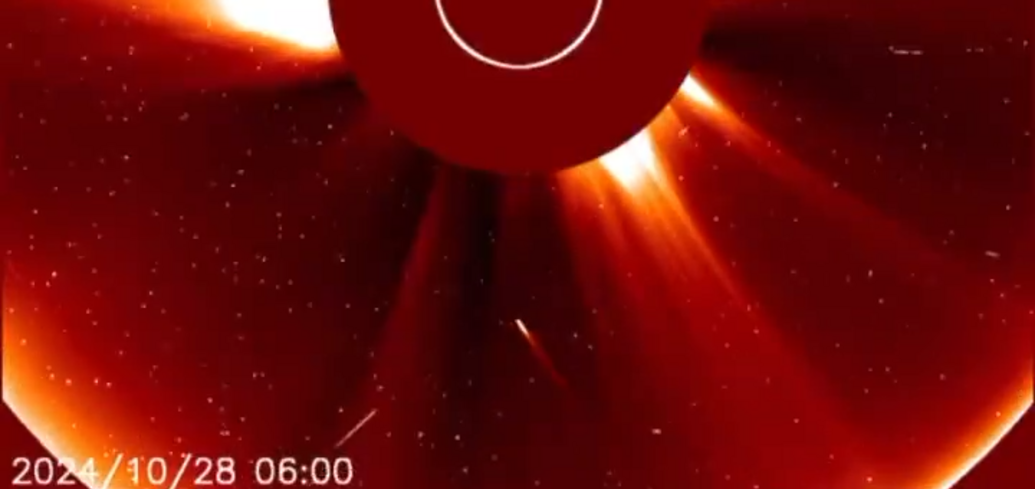 Comet ATLAS, which should have been visible from Earth at the end of October, burns up while approaching the Sun. Video