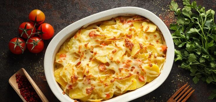 Hearty potato casserole with cheese for lunch: quick to prepare and very budget-friendly