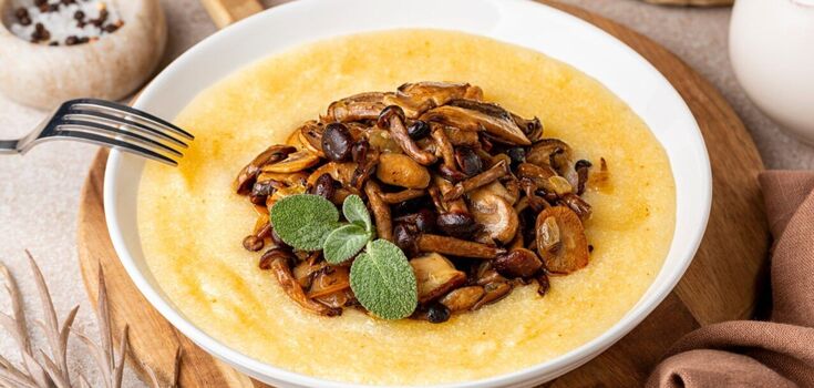 Autumn polenta with mushrooms: how and what to cook a hearty dish for dinner