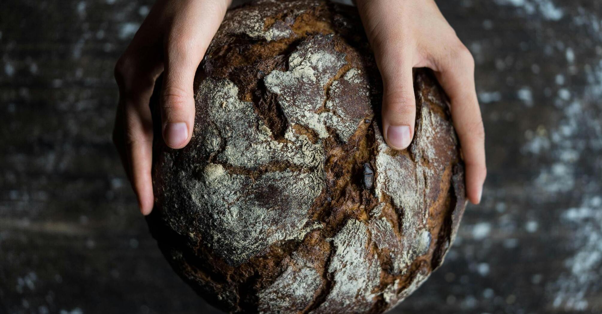 How to keep bread fresh for much longer than usual: an easy way