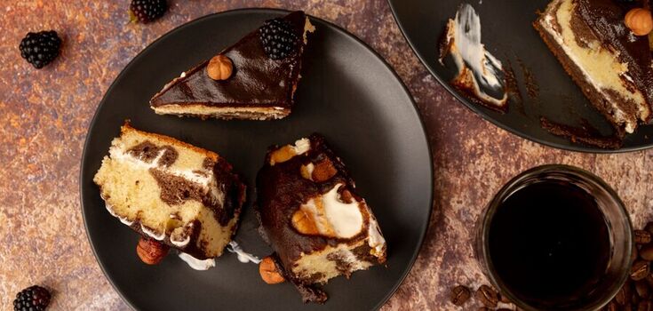 Easier than a honey cake: how to make a chocolate and honey cake without rolling out cakes