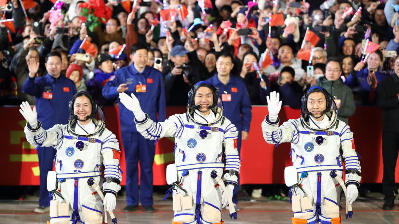 China has launched the Shenzhou-19 spacecraft into orbit: the astronauts will stay in space for 6 months and conduct 86 experiments. Video