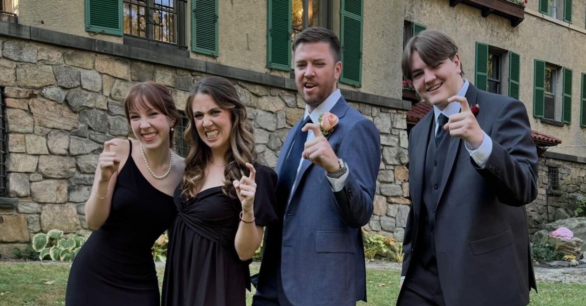 Guests fell off their chairs laughing: the groom's sister read out a letter he wrote to his future wife at the age of 9 at the wedding