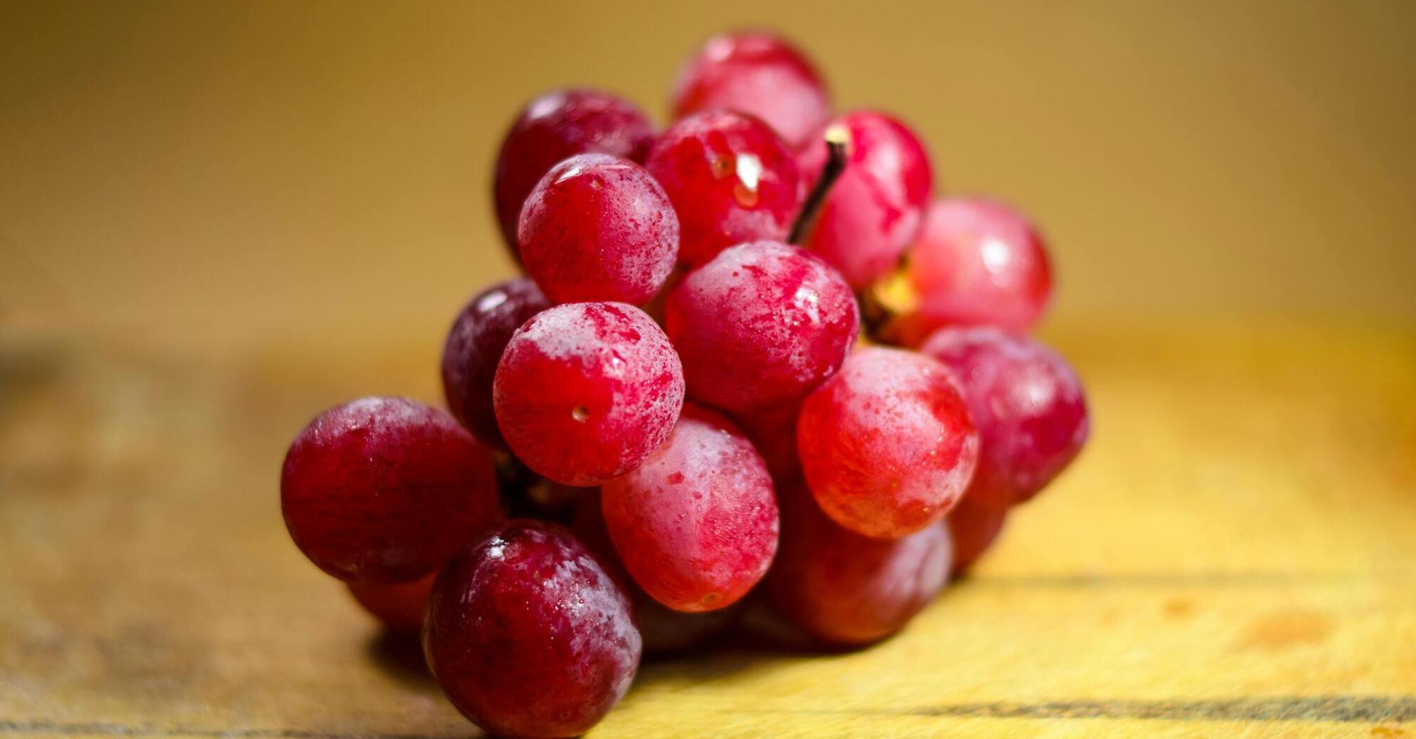 How to store grapes properly to keep them fresh for more than 3 weeks: effective tips