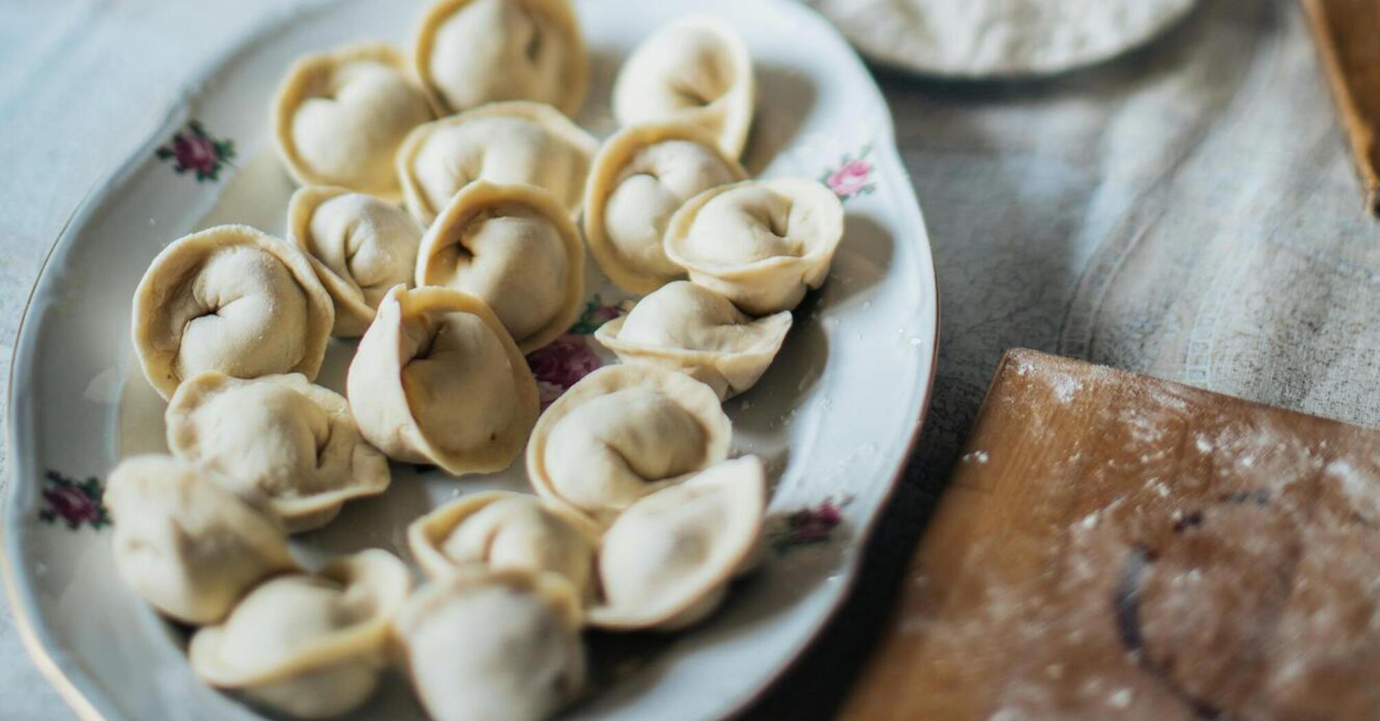 Lazy dumplings: how to cook without kneading the dough