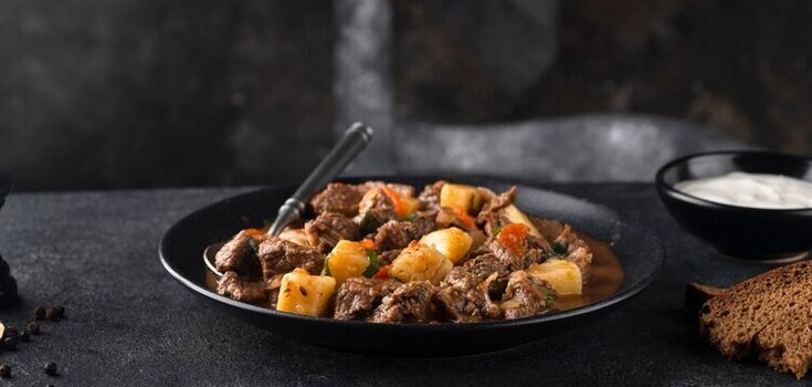 How to cook tender meat without frying and excess fat: perfect for lunch