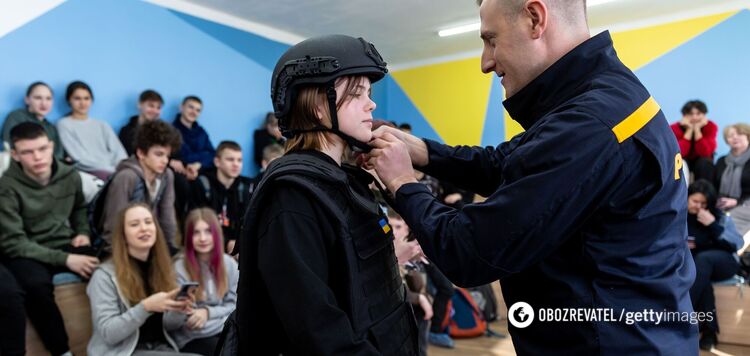 "This is a damn scoop that Ukrainians are fighting against." Marichka Padalko criticizes the updated "Defense of Ukraine" in 10-11 grades: online discussion