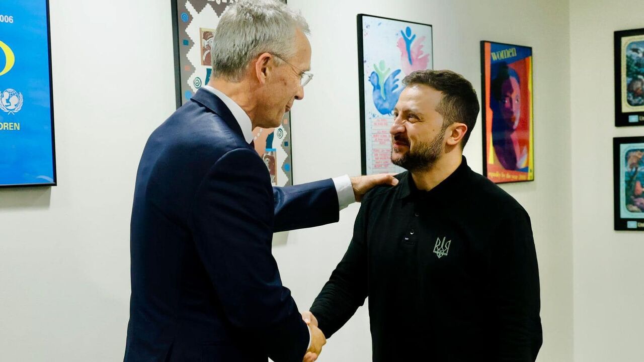 Stoltenberg talks about "difficult conversation" with Zelenskyy after full-scale war