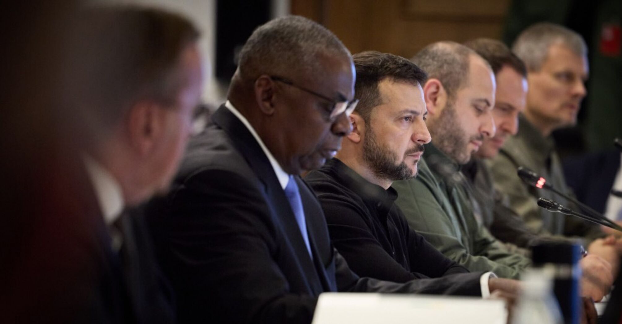 "Clear, specific steps": Zelenskyy names two things to stop Russian aggression