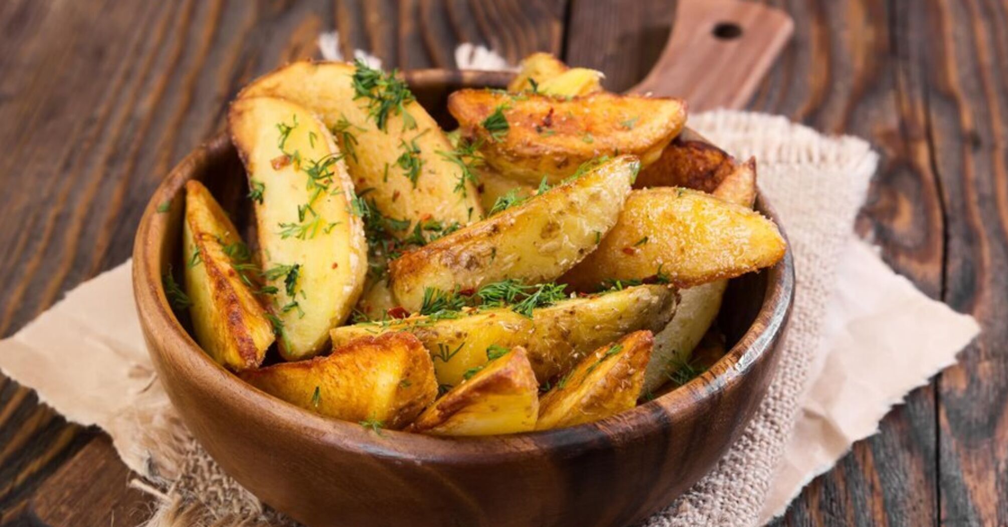 How to cook rustic potatoes to make them crispy and golden: effective tips