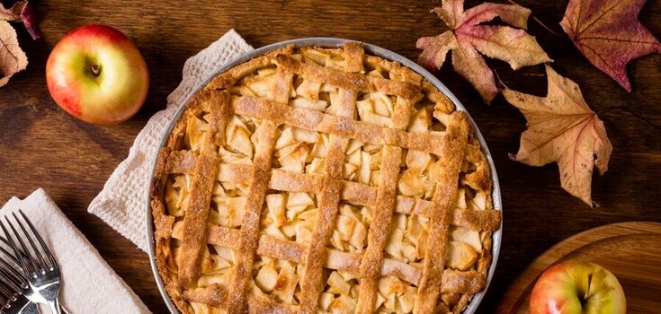 Simpler than the usual charlotte: how to prepare lazy grated apple pie for tea