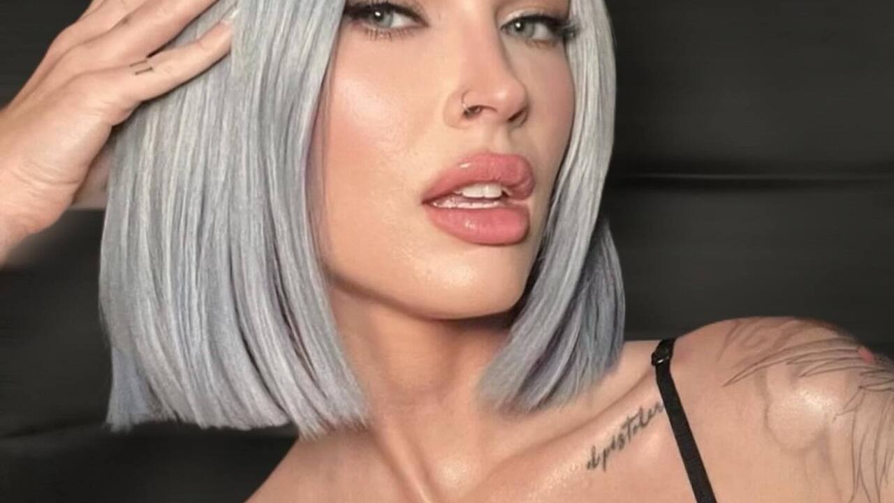 Manicure na Halloween: Megan Fox pokazała perfekcyjne wampirze paznokcie. Zdjęcia