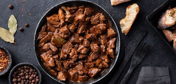 What meat makes the most delicious goulash for lunch: for porridge, pasta and any other side dish