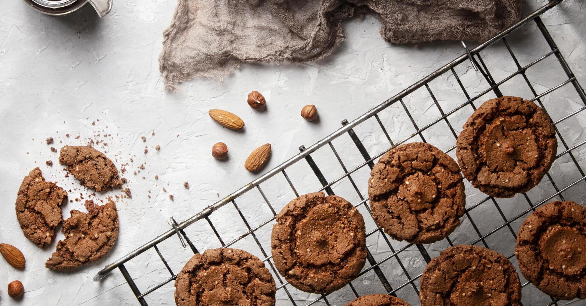 Fall chocolate and pumpkin cookies for tea: a simple recipe