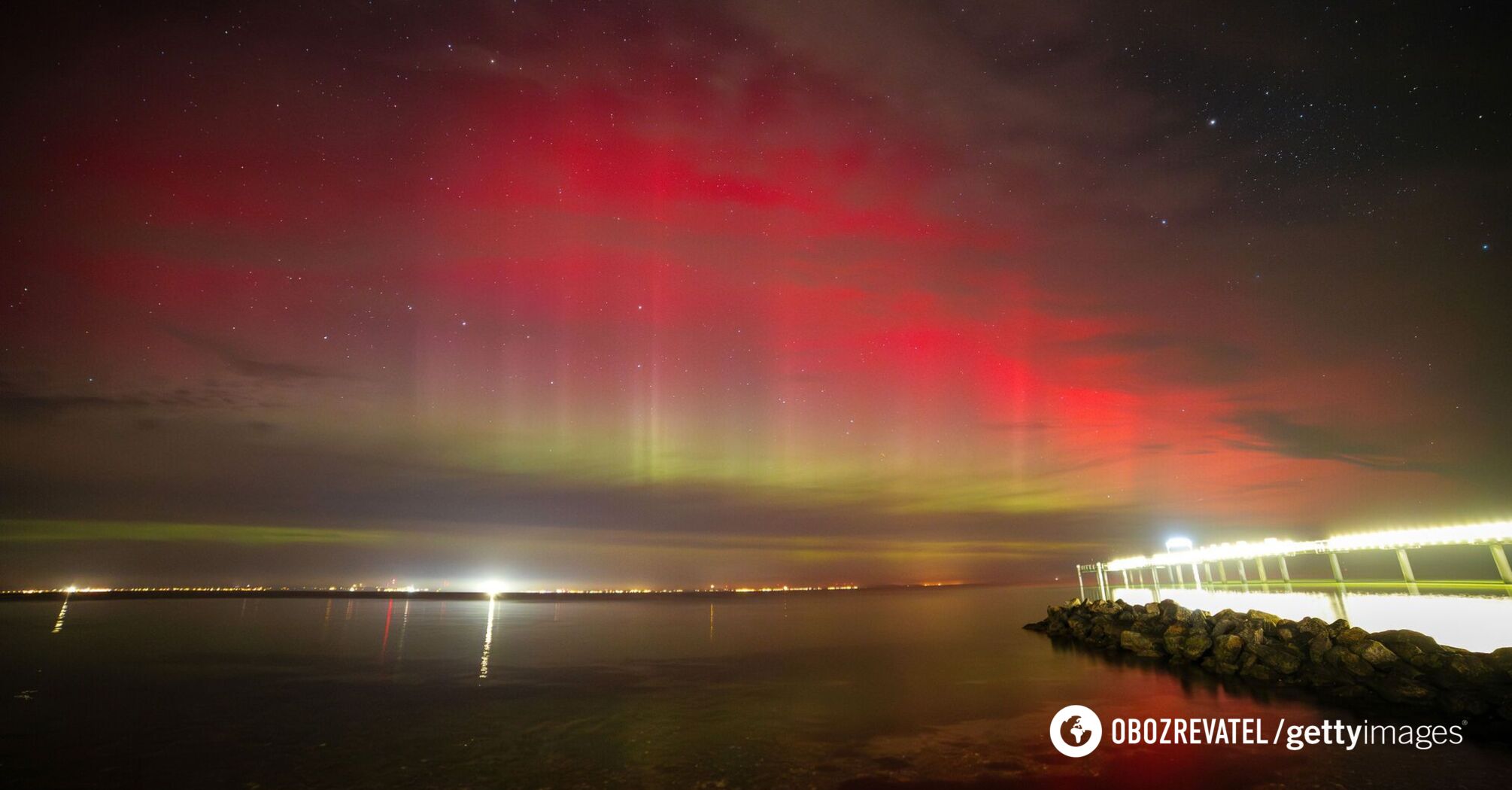 The sky turned bright colors: people around Earth publish fascinating photos of recent northern lights