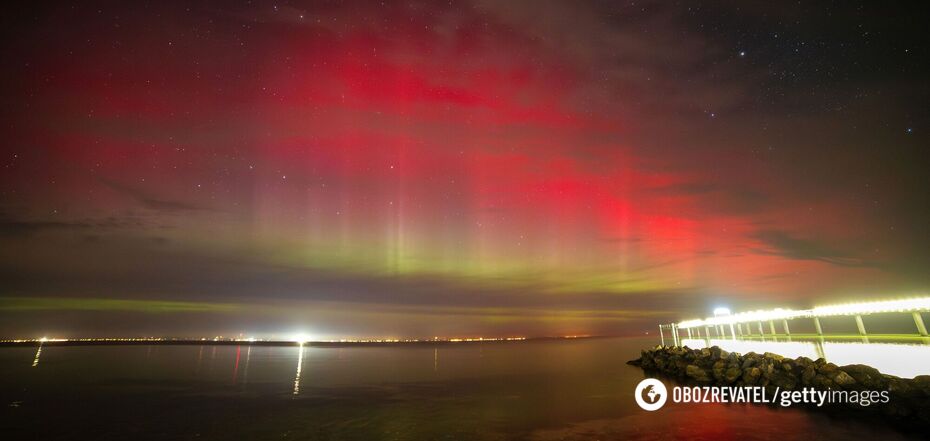Niebo zmieniło kolory: ludzie na całym świecie publikują fascynujące zdjęcia zorzy polarnej