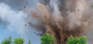 Russians hit Kharkiv's densely populated district with FAB-500: there are dead and destruction. Video