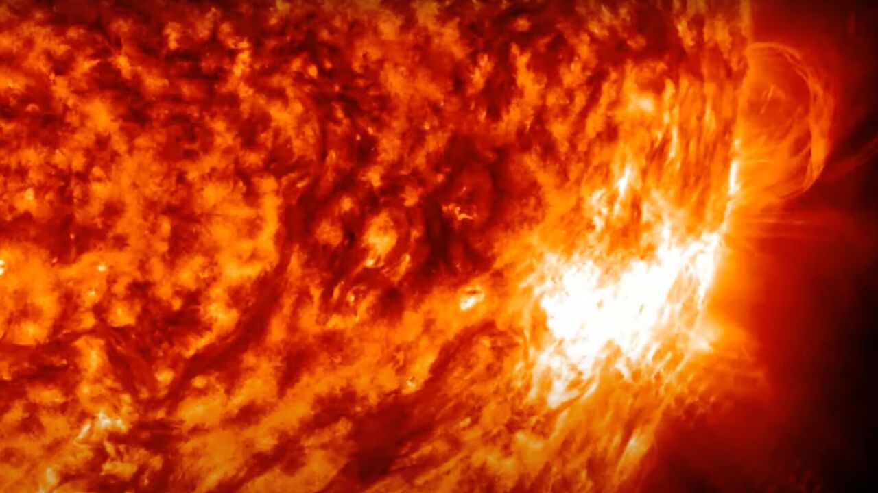 Sun unleashes two powerful X-flares: when to expect a geomagnetic storm. Video