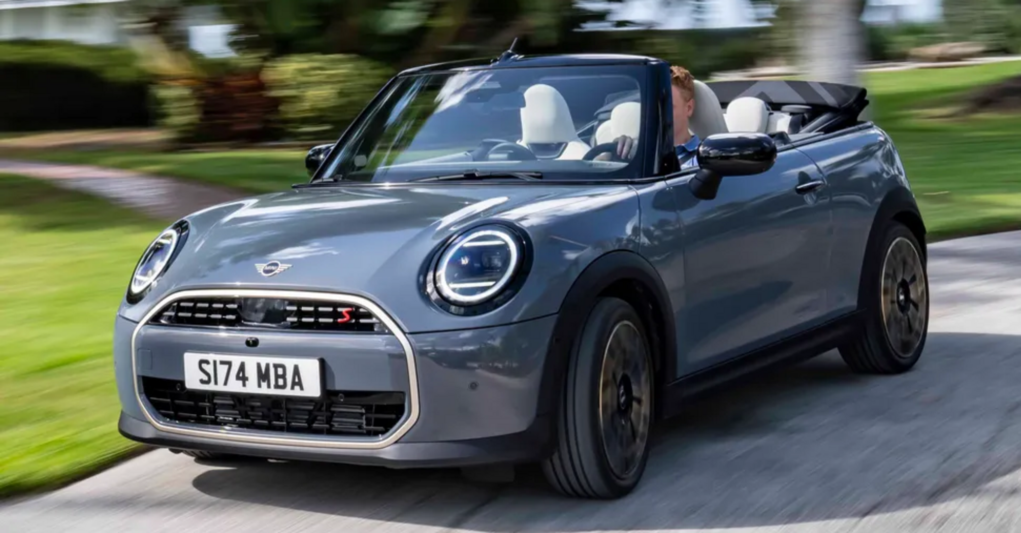 The soft top takes only 18 seconds to open: what the new Mini Cooper convertible will look like. Photo