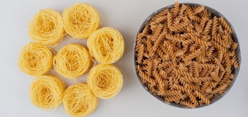 Why pasta often sticks together and turns out rubbery: never cook it like this