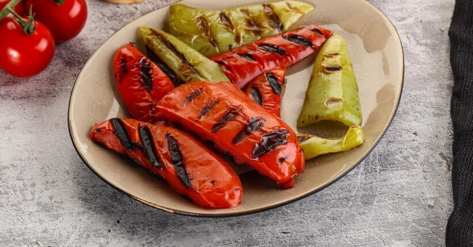 Quick pickled bell peppers: how to make a delicious topping for sandwiches