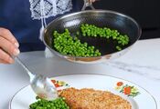 Куриный шницель с моцареллой: рецепт от шеф-повара Ярославского