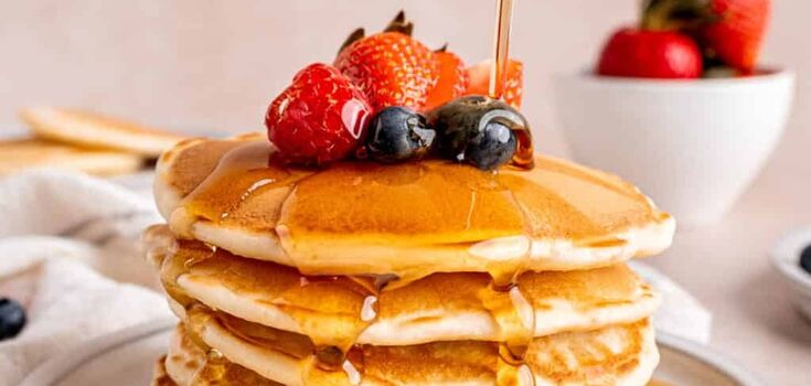 What consistency should the dough for pancakes be of so that the products rise accurately and turn out fluffy: secrets from the cook