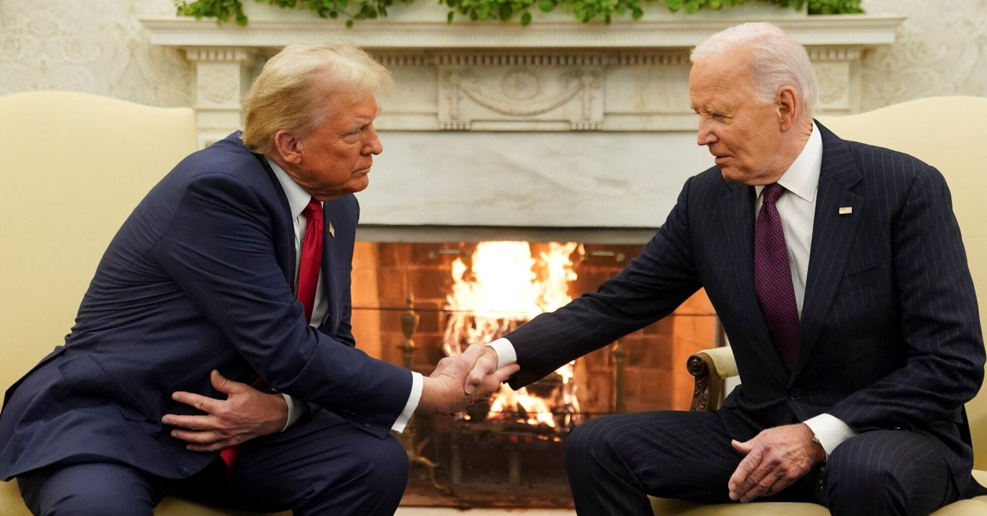 The transition of power in the United States will be 'as smooth as possible.' Biden and Trump meet at the White House. Video