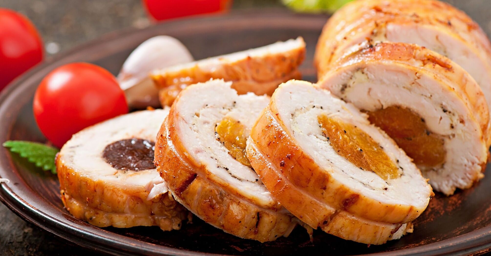 Chicken roll with dried apricots and prunes: a delicious appetizer for a festive table