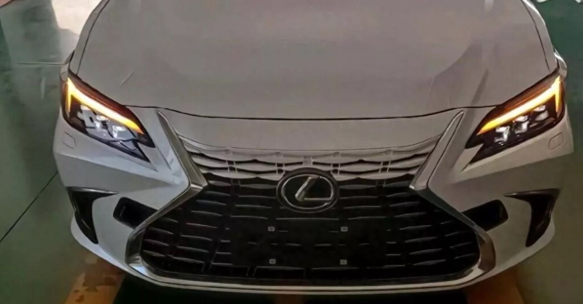 Lexus ES