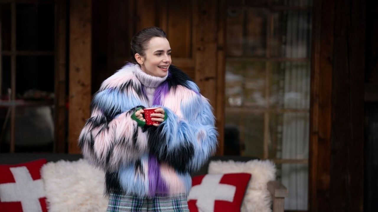 Lily Collins walked the most trendy sneakers of the fall: how to repeat the look