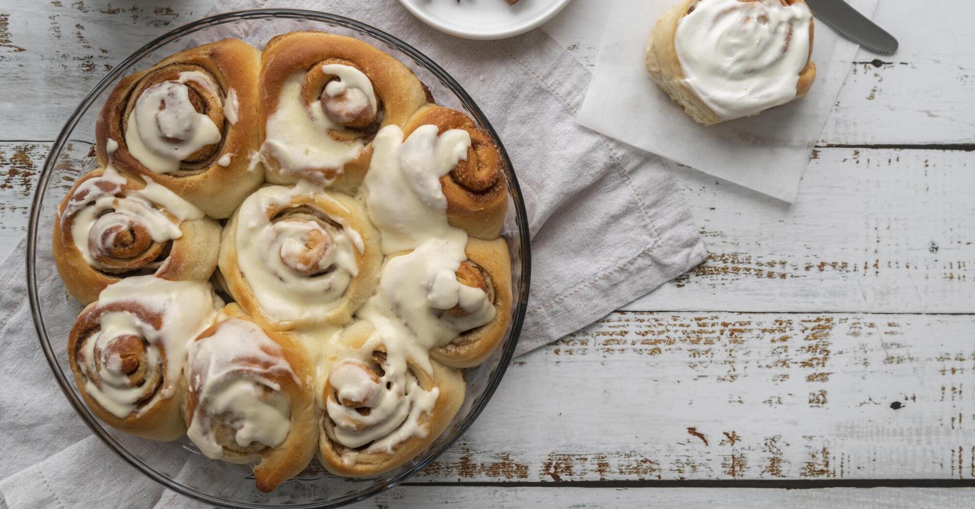 Coconut cinnabons: an original recipe for baking for tea