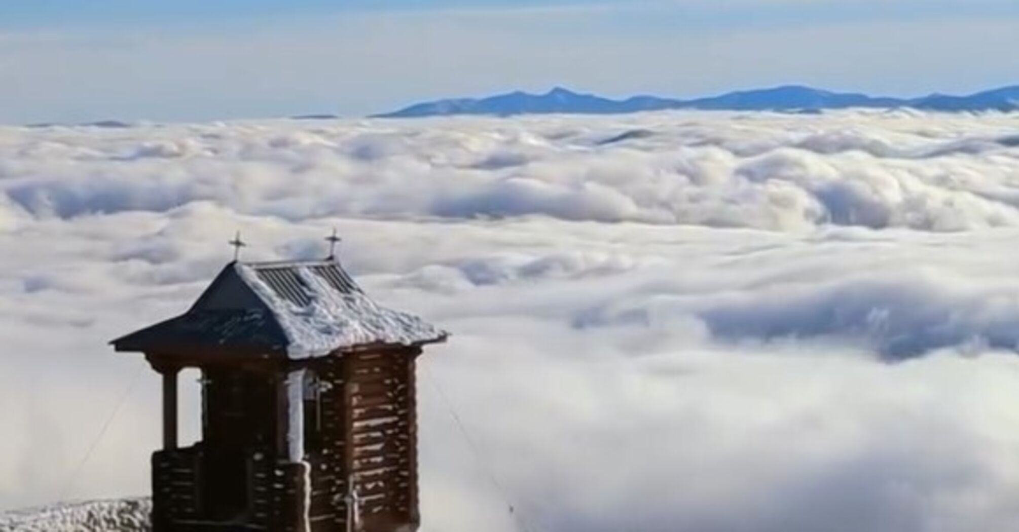 The 'Carpathian Sea' was spotted on Mount Pip Ivan: a rare atmospheric phenomenon has struck the web. Video