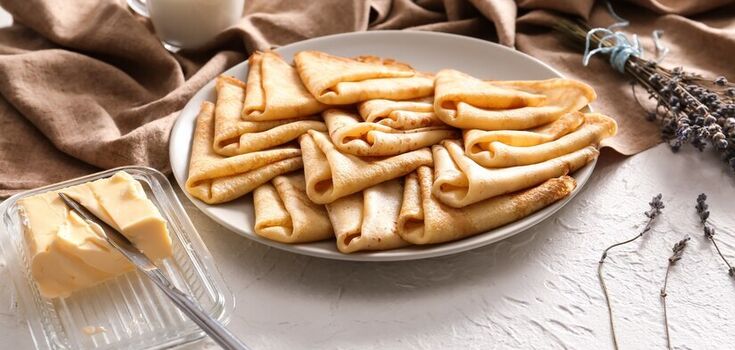 The most successful thin pancakes with milk: the dough will never tear or burn