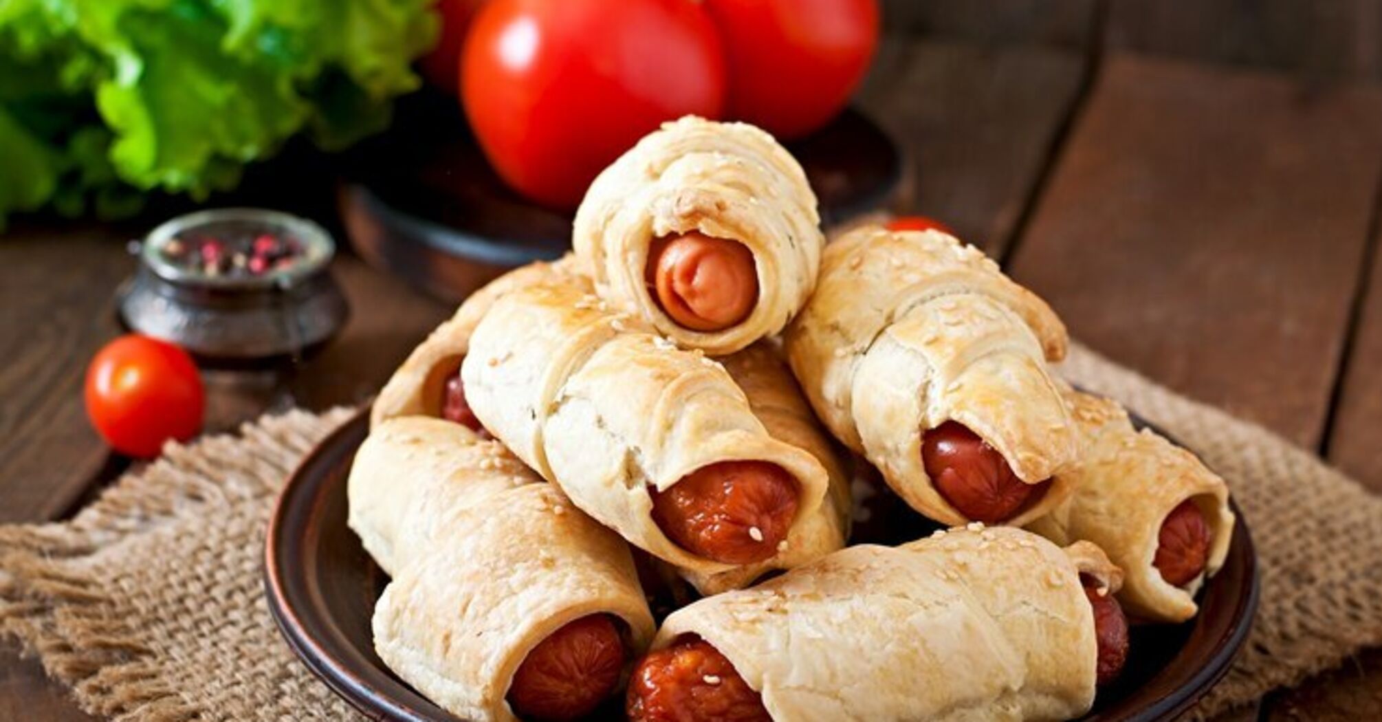 Lazy fried sausages in pita bread: it takes only minutes to prepare